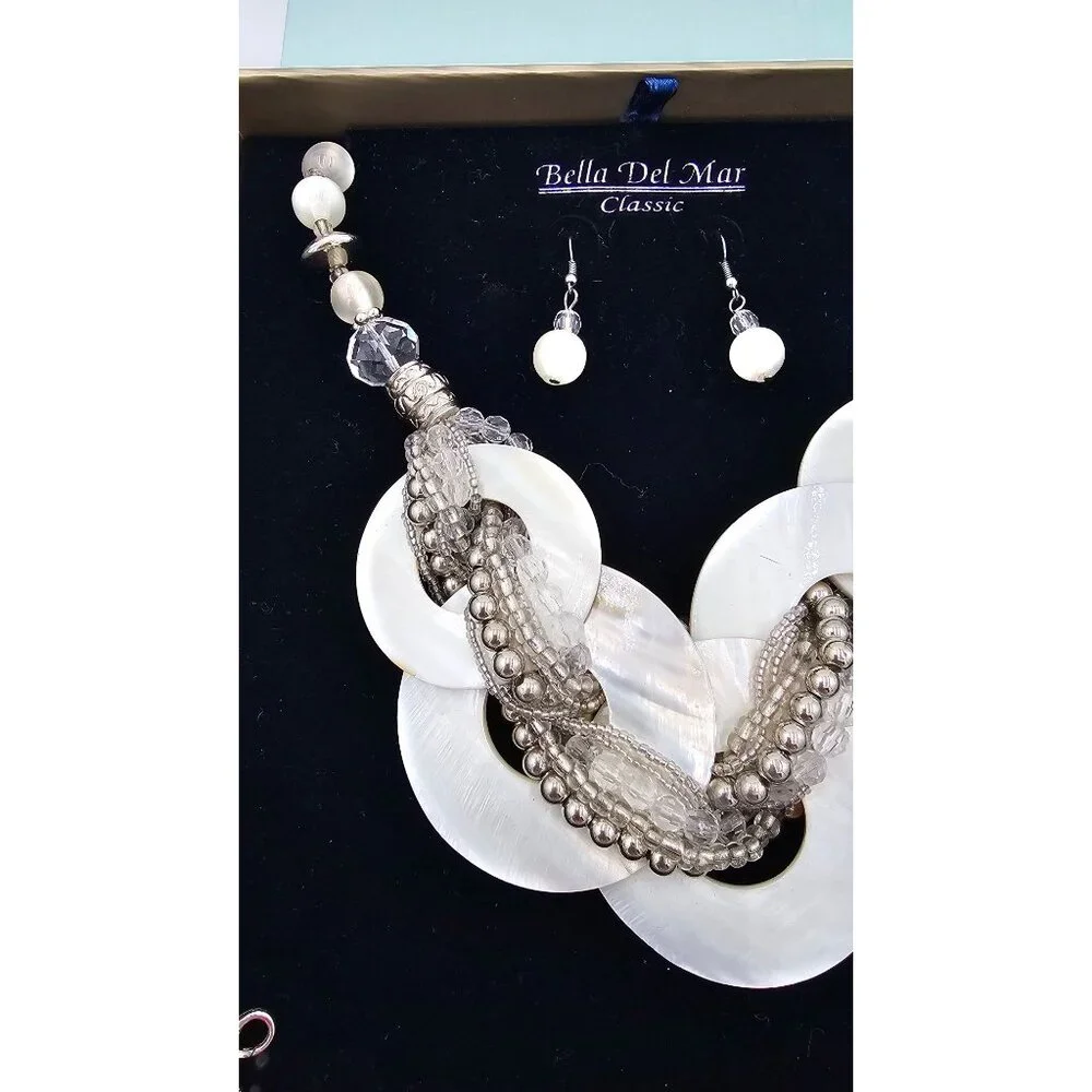 Bella Del Mar Expressions Classic Collection White Shell Jewelry Set of 3 - Picture 3 of 9